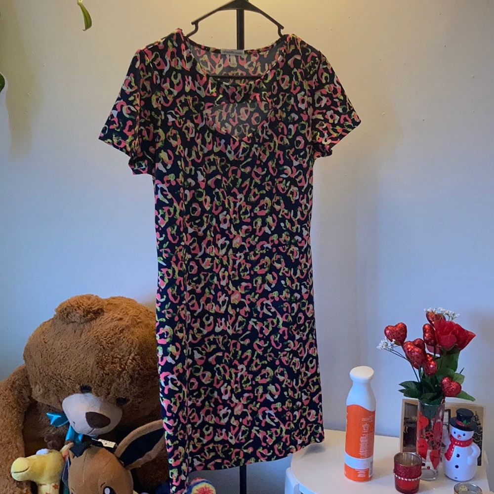 Charlotte Russe multicolor XL dress with cutout detail at the neck